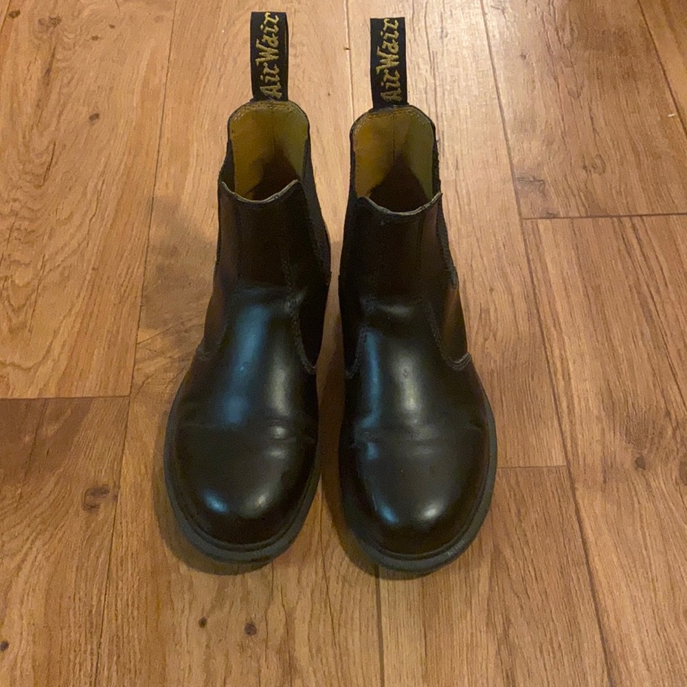Dr. Martens Size 7 (EU 39)
